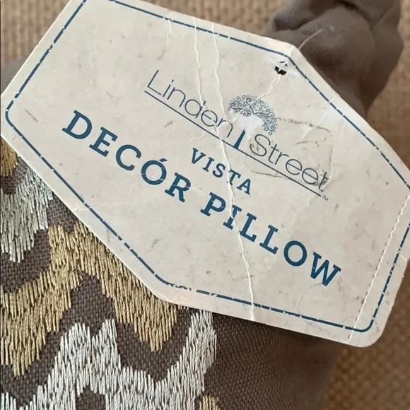 Linden Street Gray Geometric Accent Pillow 16x16 New - Picture 5 of 9